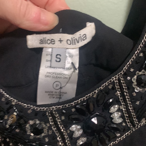2 for $25 VGUC Alice +Olivia black sequin crystal women top sleeveless S petite - Picture 3 of 5